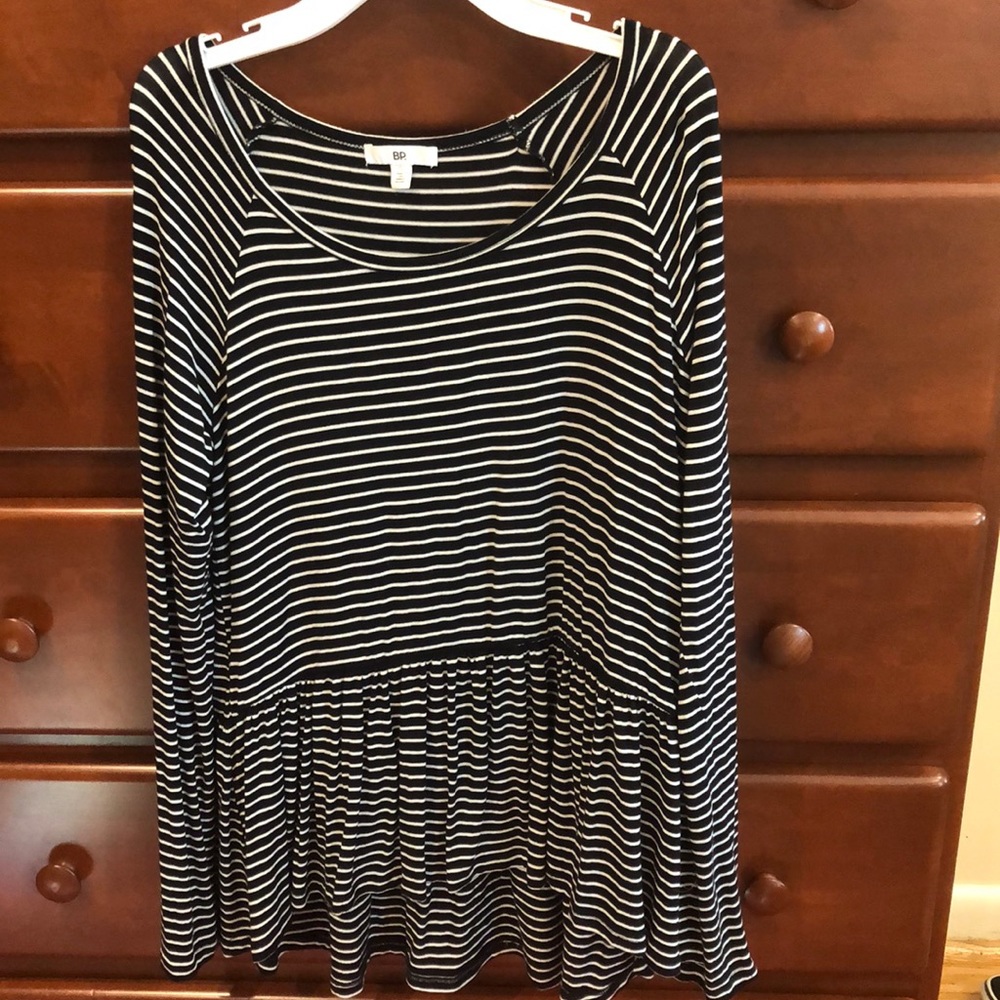 Flowy Black striped long sleeve